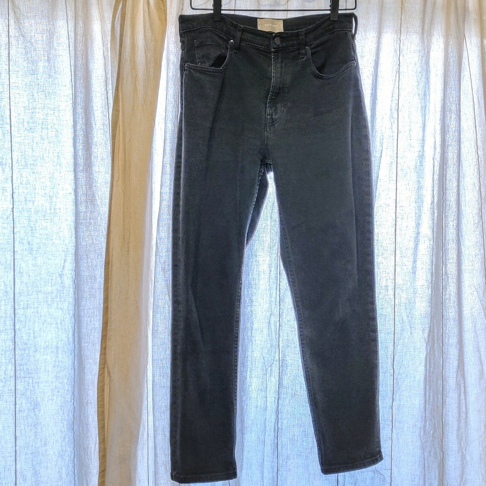 Everlane Cheeky Straight in washed black, size 29